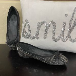Plaid flats sz 8